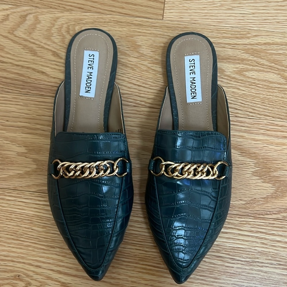 Steve Madden SZ 8M forever chain pointed toe mules .